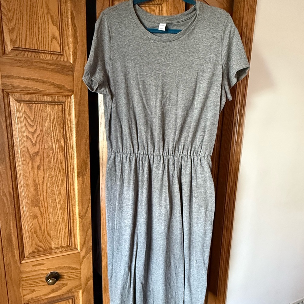 Old Navy Heather Gray Short-Sleeve Midi Dress